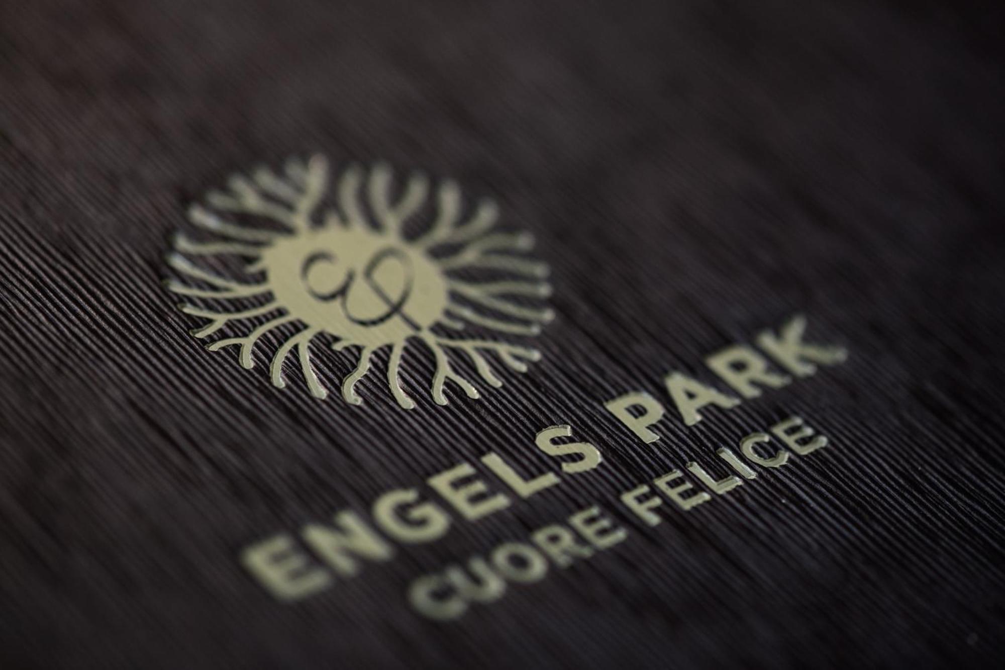 Engels Park 비피테노 외부 사진